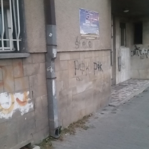 Grafiti po fasadama u Kragujevcu! Da li ih uopšte primećujemo?