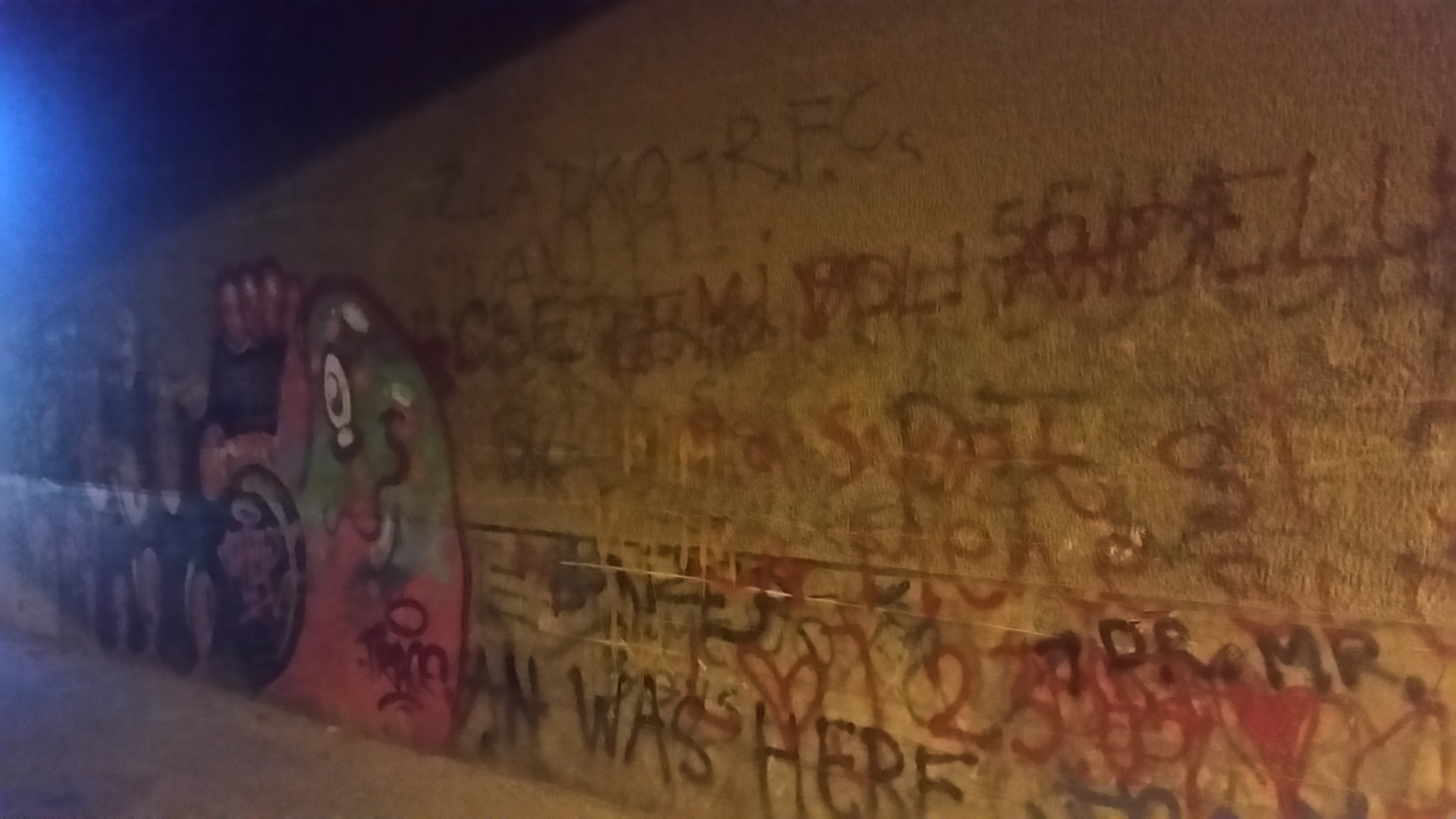 Grafiti po fasadama u Kragujevcu! Da li ih uopšte primećujemo?